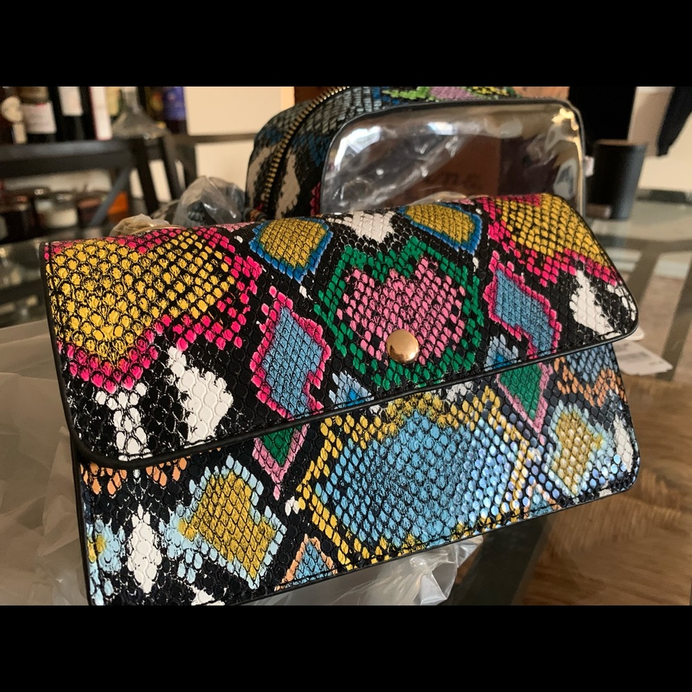 NWT 2 in 1 Multi-Color Snakeskin & Transparent Bag
